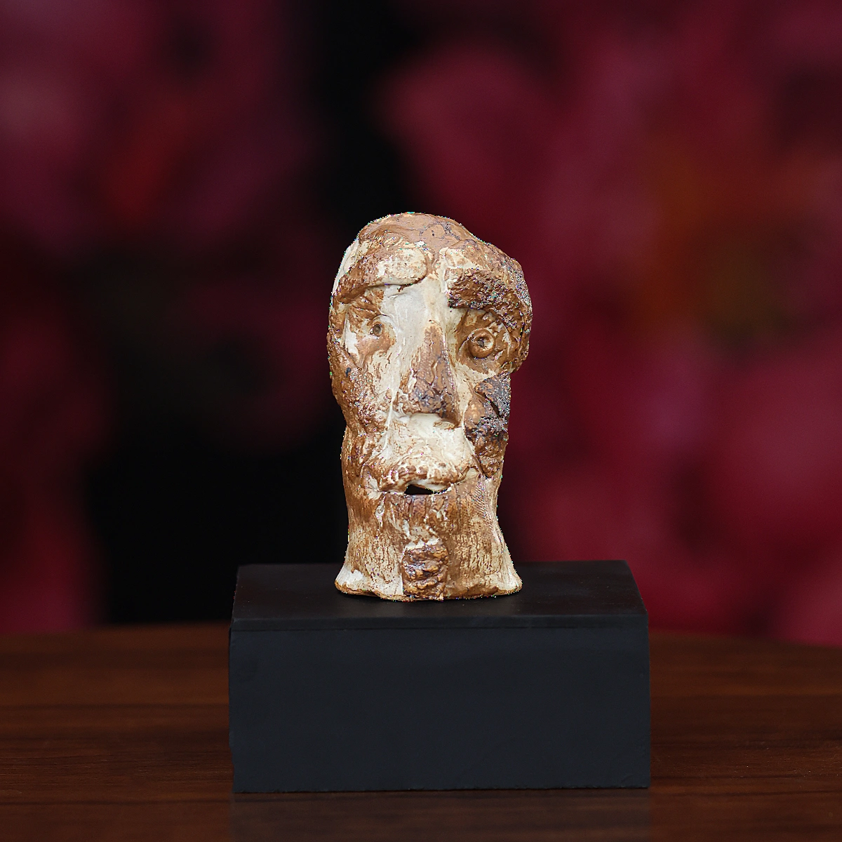 Cameo Poise - Sculpture