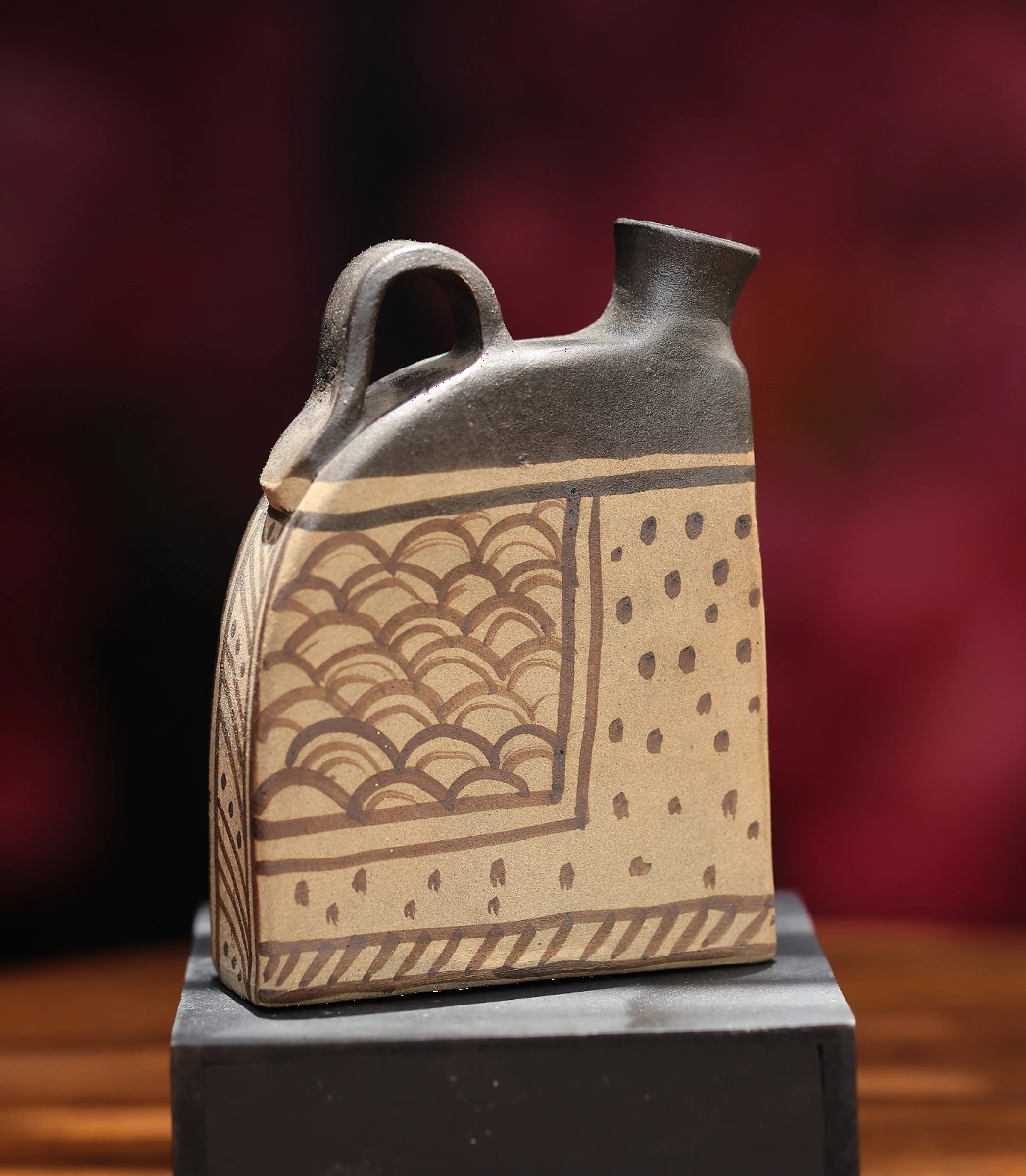 Terra Meta Vase